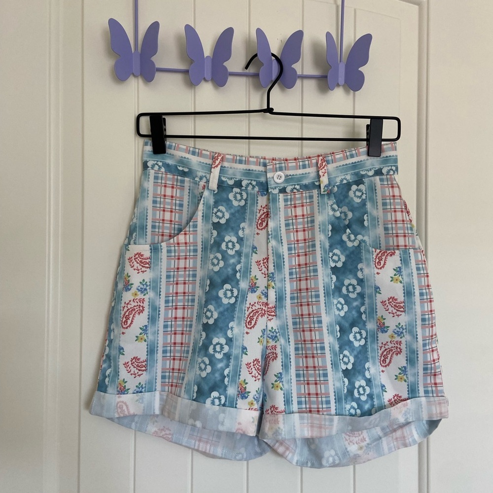 NWOT | Romwe women’s patterned cuffed shorts‎ — small (size 4)